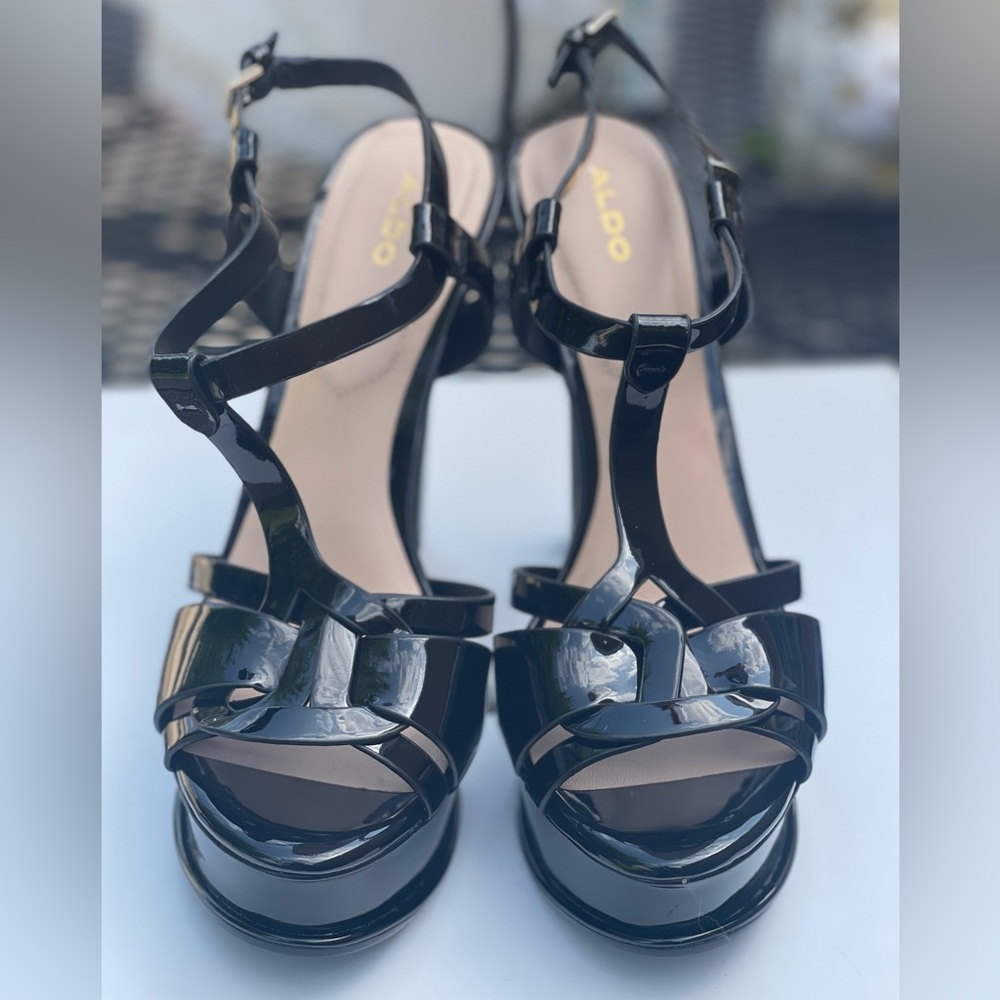 Aldo Chelly black patent leather heels size 9